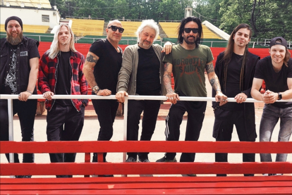 Почему дискотека в наушниках в Парке Горького и Зарядье это не лучший способ провести летний вечер