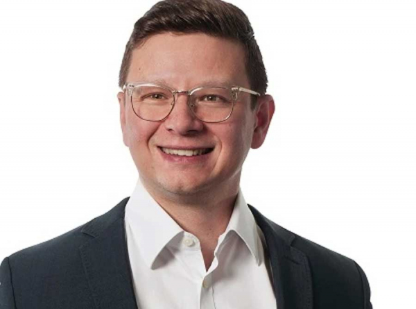 Константин Бурков и Paul Hastings LLP: как племянник Александра Буркова строит карьеру в Лондоне на фоне судимости отца и переписанных активов тёщи