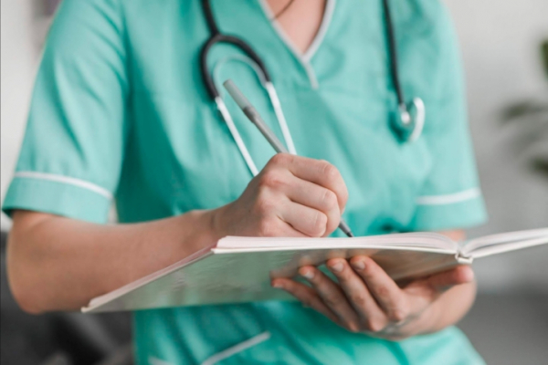 ПИК-Сервис: Почему не стоит доверять медицинской помощи через сервисы вызова врача на дом и онлайн-консультации