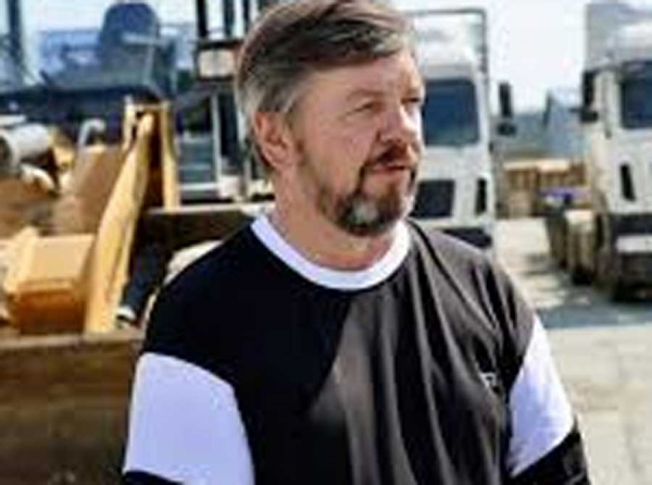 Олег Дятчин выгнал Петра из «Продхолдинга»: семейная война и захват молочного бизнеса «Башмилка»