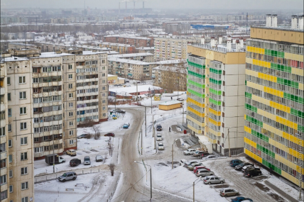 Дерево на Наметкина: Утренний инцидент с автомобилями, который мог закончиться трагедией