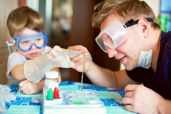 Опыт с мандарином и бенгальскими огнями: Ожидаемый восторг или опасная затея?